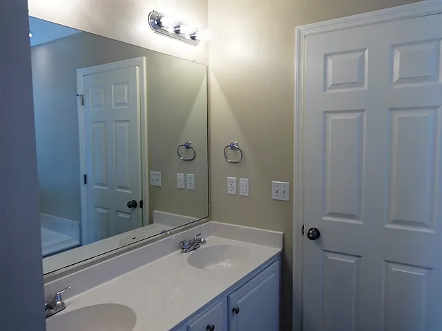 1065 Cobblestone Blvd — Photo 7