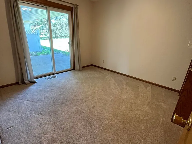 301 N Cherry St — Photo 21