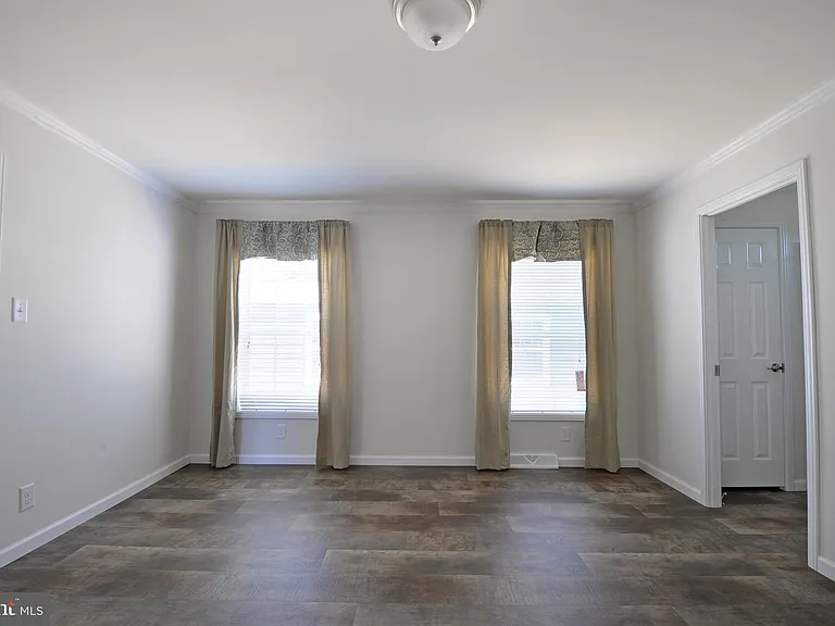6 Edgewater Dr — Photo 8