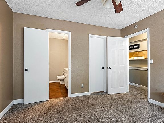 3rd image of 6 Dogwood Dr