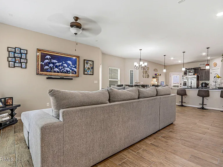 13066 Grantham Ln — Photo 25