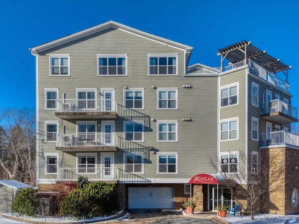 476 Main St #304, Mahone Bay, NS B0J 2E0