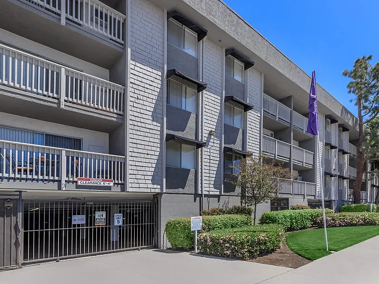 Pacific View Apartment Homes — Photo 6