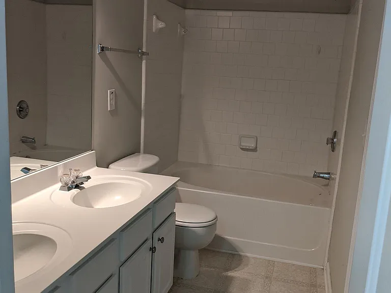 1024 Thornborough Dr — Photo 11