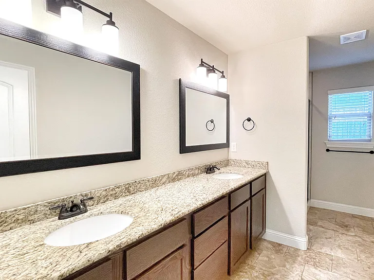 531 Captain Reid Ln — Photo 24
