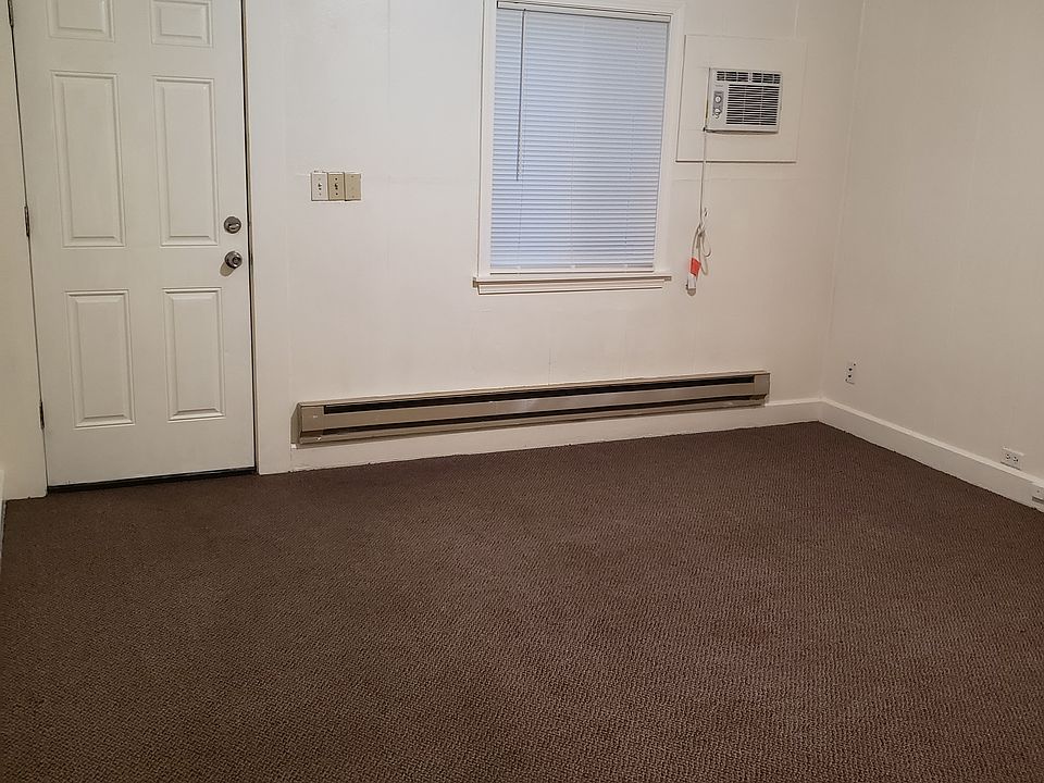 2nd image of 618 Hathaway St