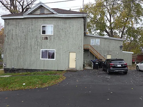 801 E Division St Photo 1