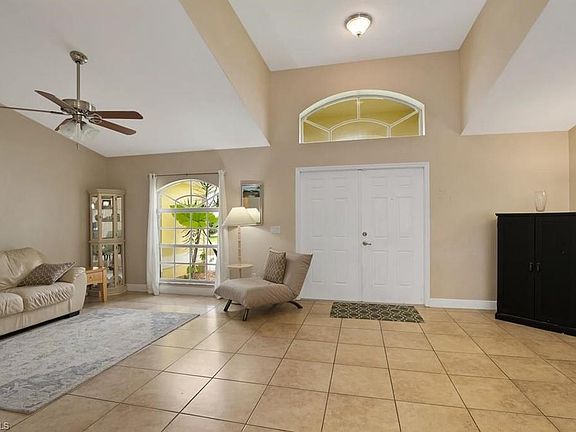 4th image of 708 NW 20th St