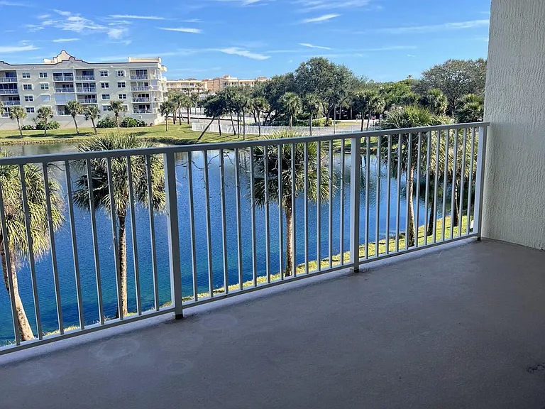 8921 Lake Dr #304 — Photo 48