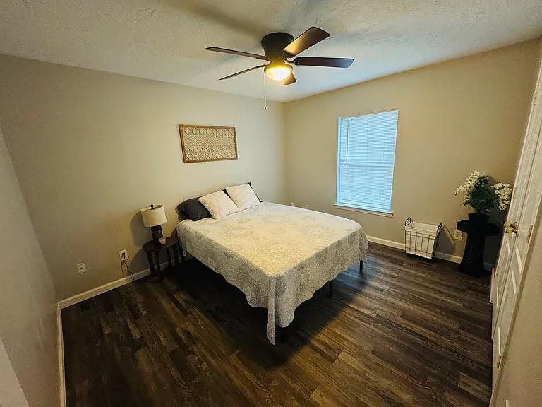 1413 Miller St — Photo 13