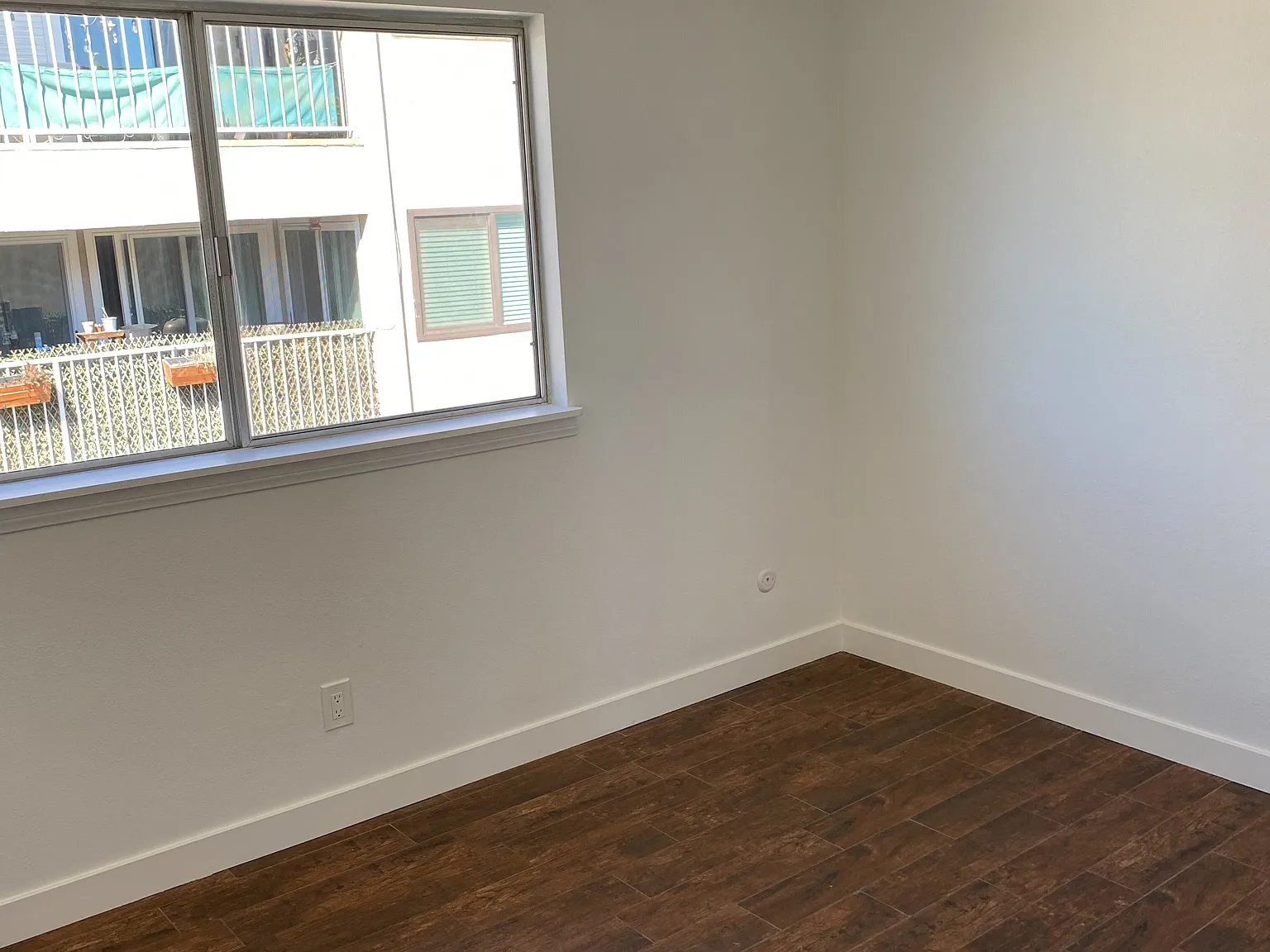 663 West 35th Street — Photo 4