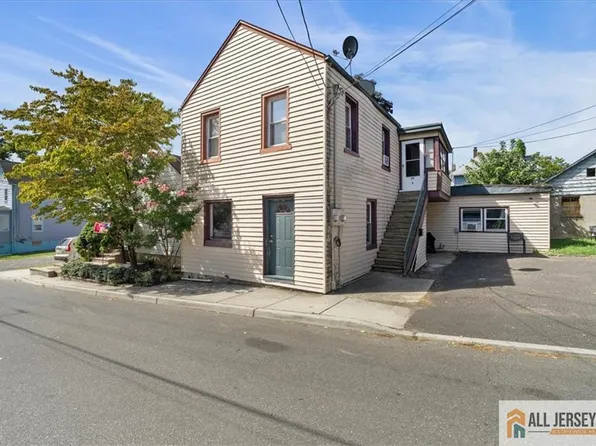 29 Smith St, Sayreville, NJ 08872