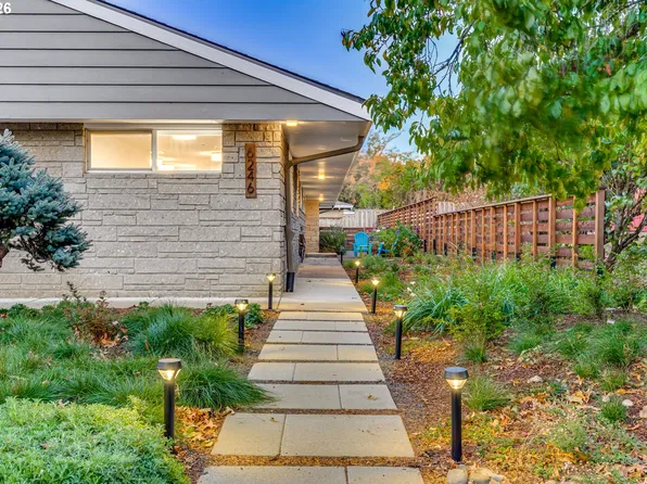 6246 SW 37th Ave, Portland, OR 97221