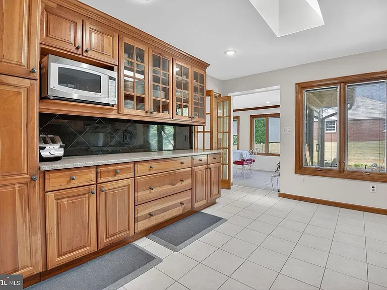 5800 Plainview Rd — Photo 8