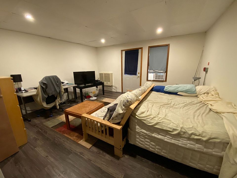 2nd image of 1018 Pine St #2