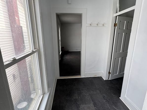 80 1/2 Main St #80-1/2