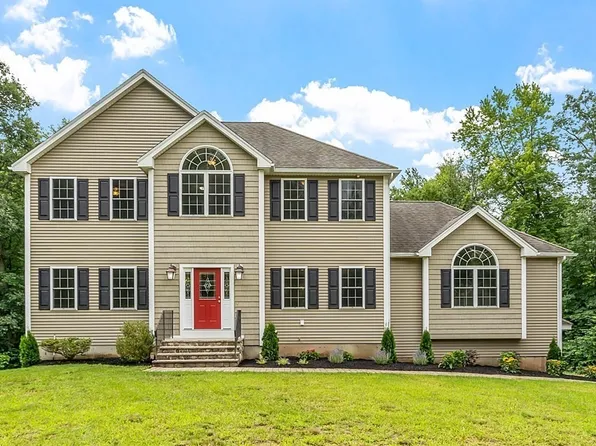 17 Tamarac Dr, Haverhill, MA 01830
