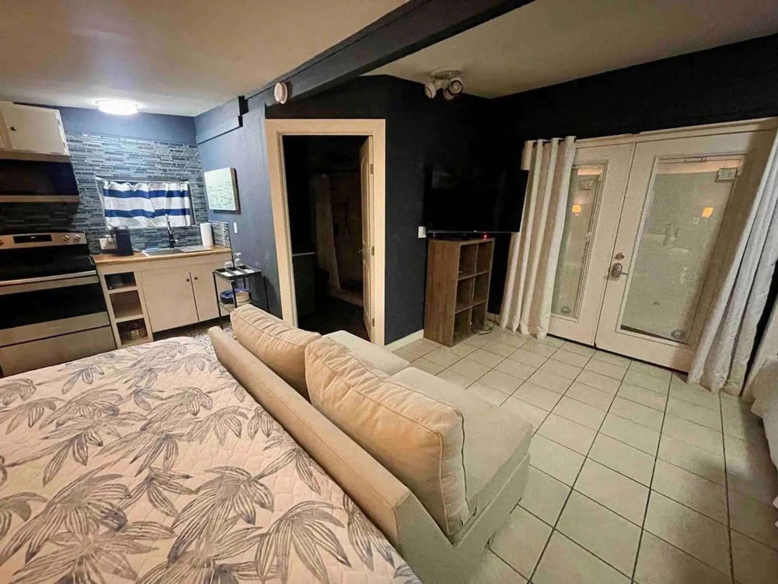 Studio, 1.0 bath, 398 sqft, $2,562 — Photo 1
