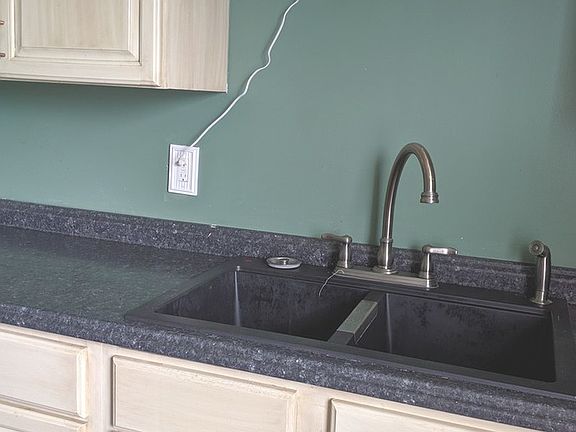 2nd image of 1120 W Hillcrest Ave APT 1