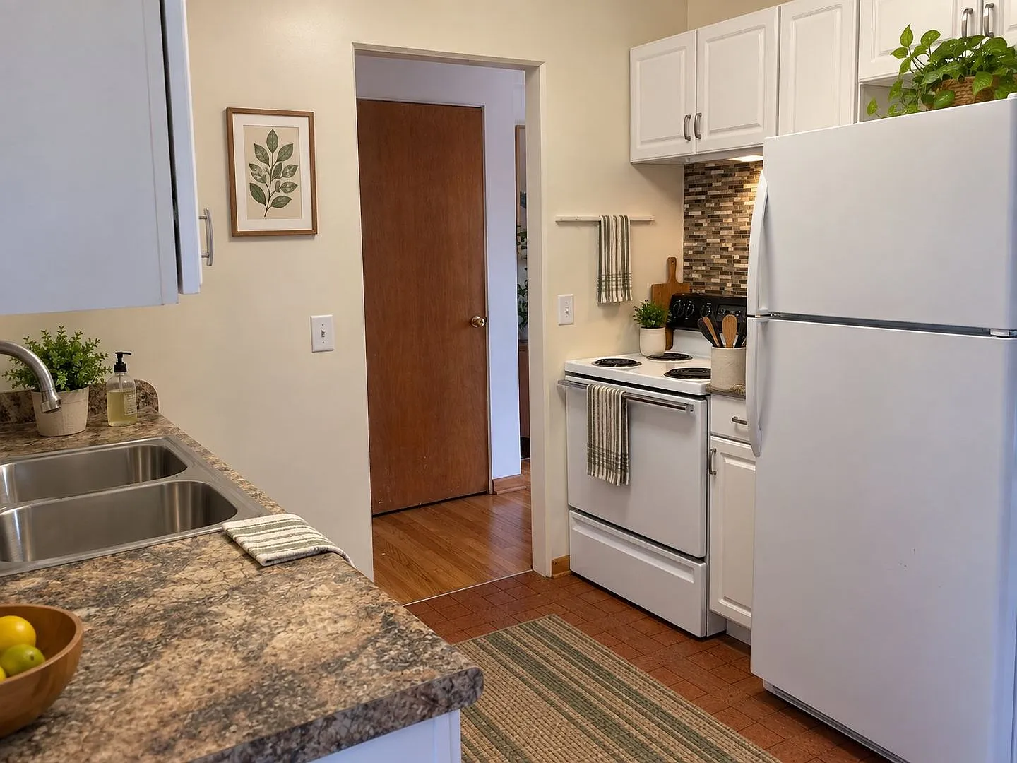 Ascot Lane Apartments — Photo 4