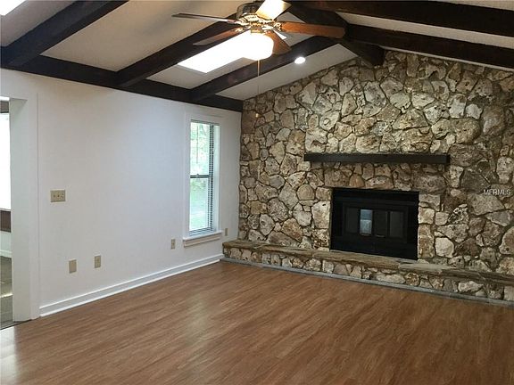 3rd image of 515 N Hart Blvd