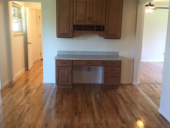 3rd image of 8741 Meadowlark Dr