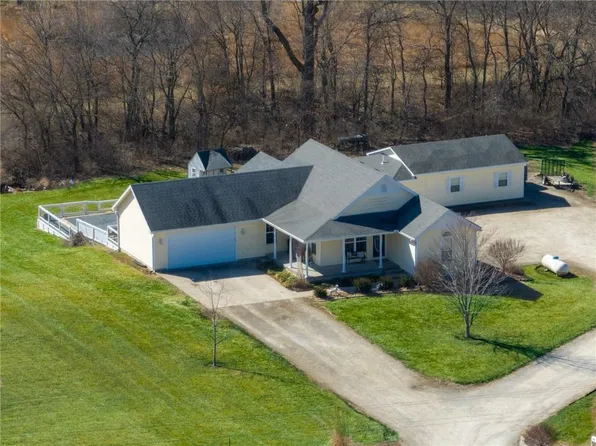 8989 NE 341st St, Cameron, MO 64429