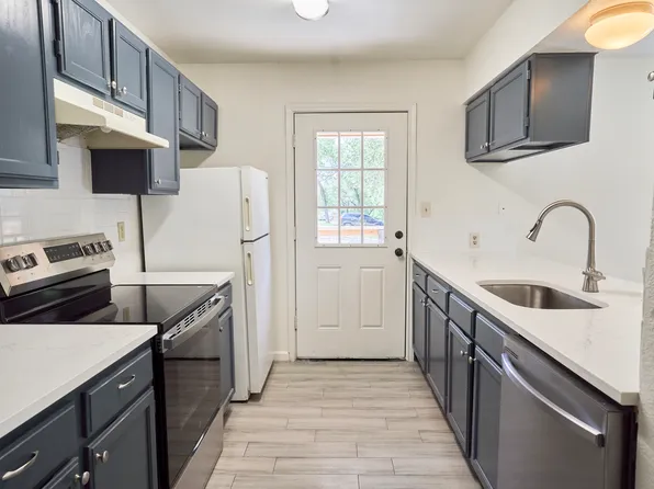 23393 Nameless Rd APT 142, Leander, TX 78641