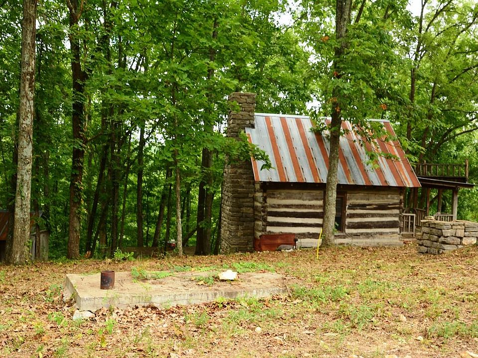 2nd image of 742 Munro Rd