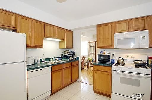 4th image of 1930 W Estes Ave APT 202