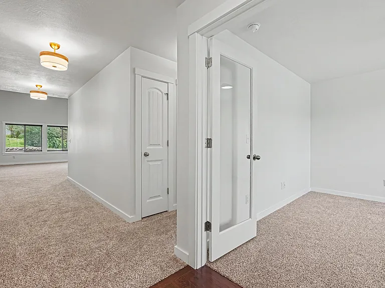 2040 Kelly Dr — Photo 4