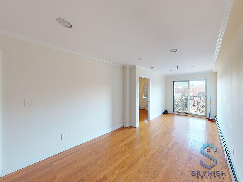 1st image of 25-52 33rd St #Penthouse F