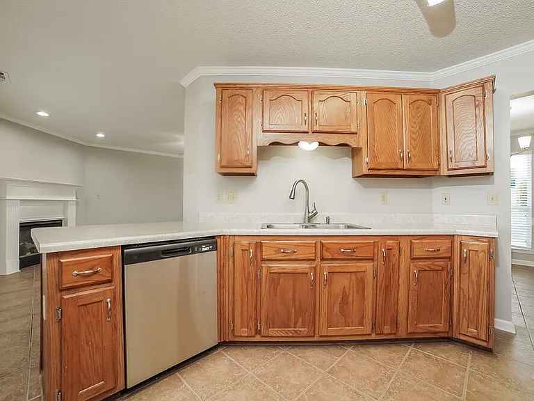 7370 Wendy Way — Photo 7