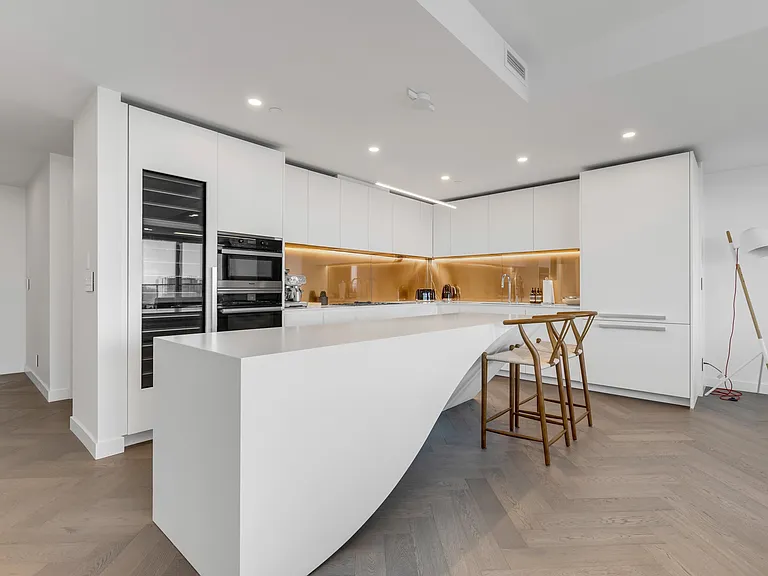 1480 Howe St #5X05 — Photo 2