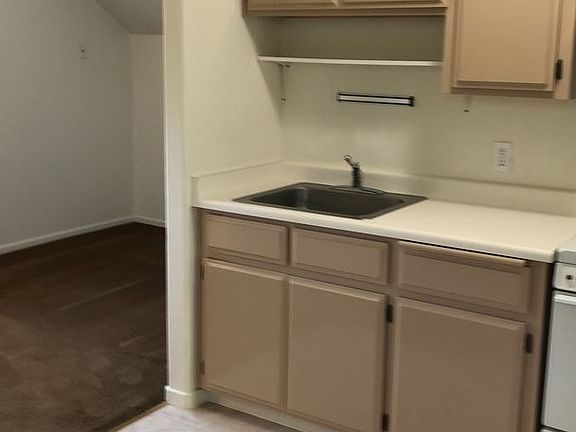 2nd image of 258 Palm Ave