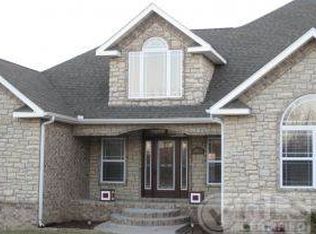 3575 Willow Ln, Loma Linda, MO 64804
