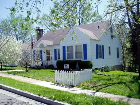 704 E 11th St, Rolla, MO 65401