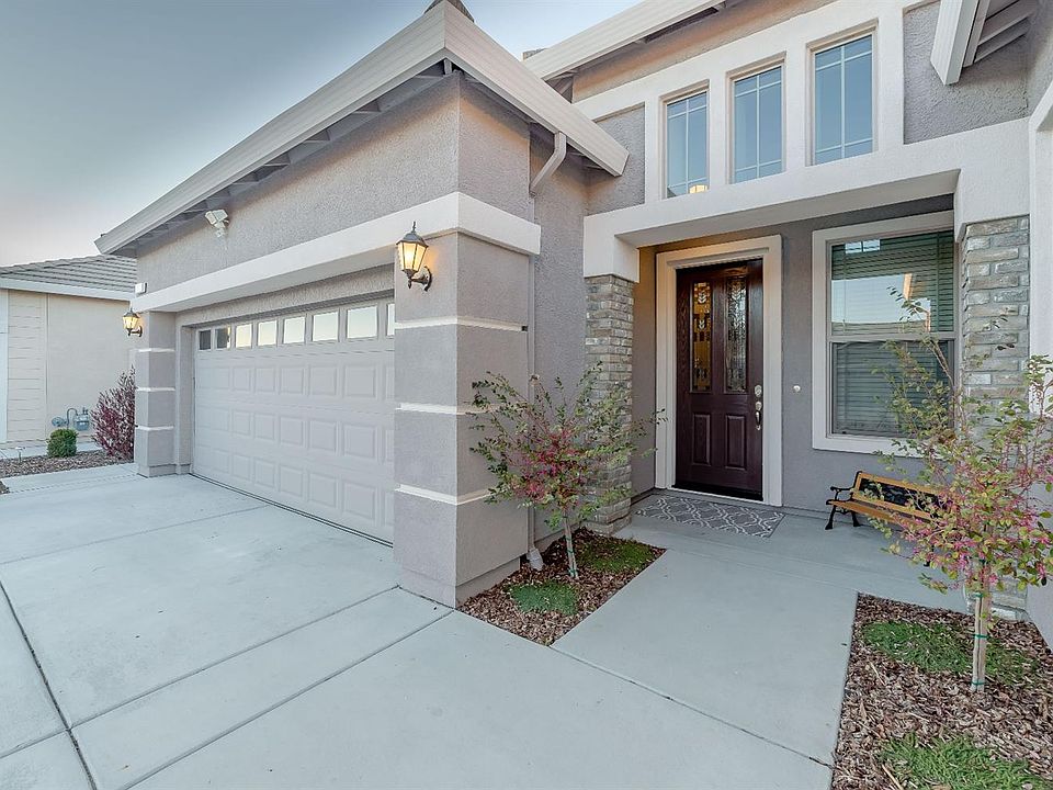 1st image of 3025 Oak Trail Way