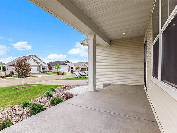 3rd image of 2080 Ridgepointe Dr
