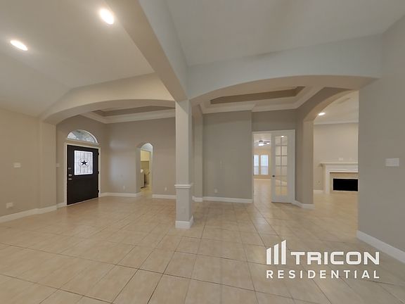 3rd image of 307 Marina Oaks Ct