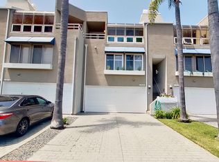 16055 Surprise Ln, Huntington Beach, CA 92649