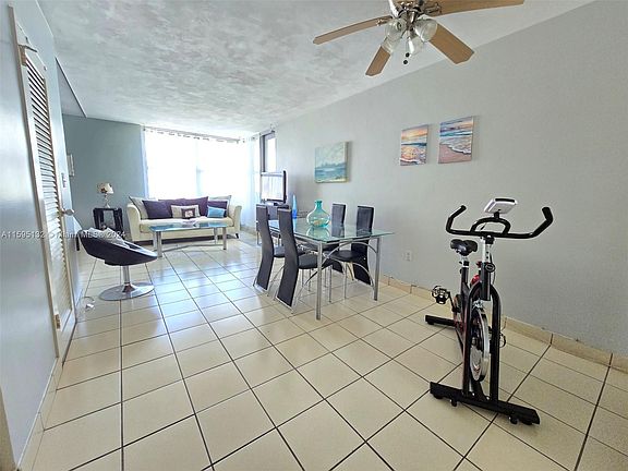 4th image of 2899 Collins Ave APT 1021