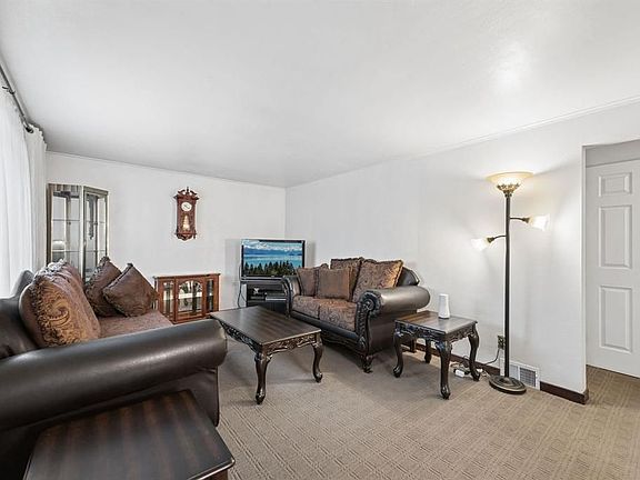 4th image of 223 E Patty Ln