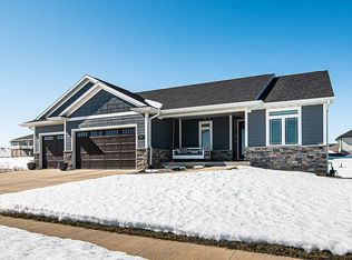 2225 Fawnview Dr, Asbury, IA 52002