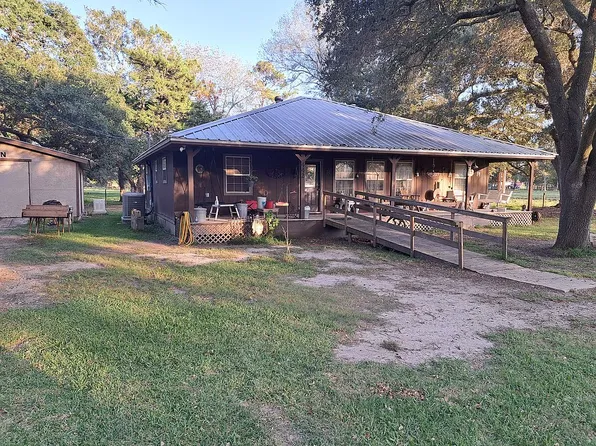 442 N 2nd St, Stowell, TX 77661