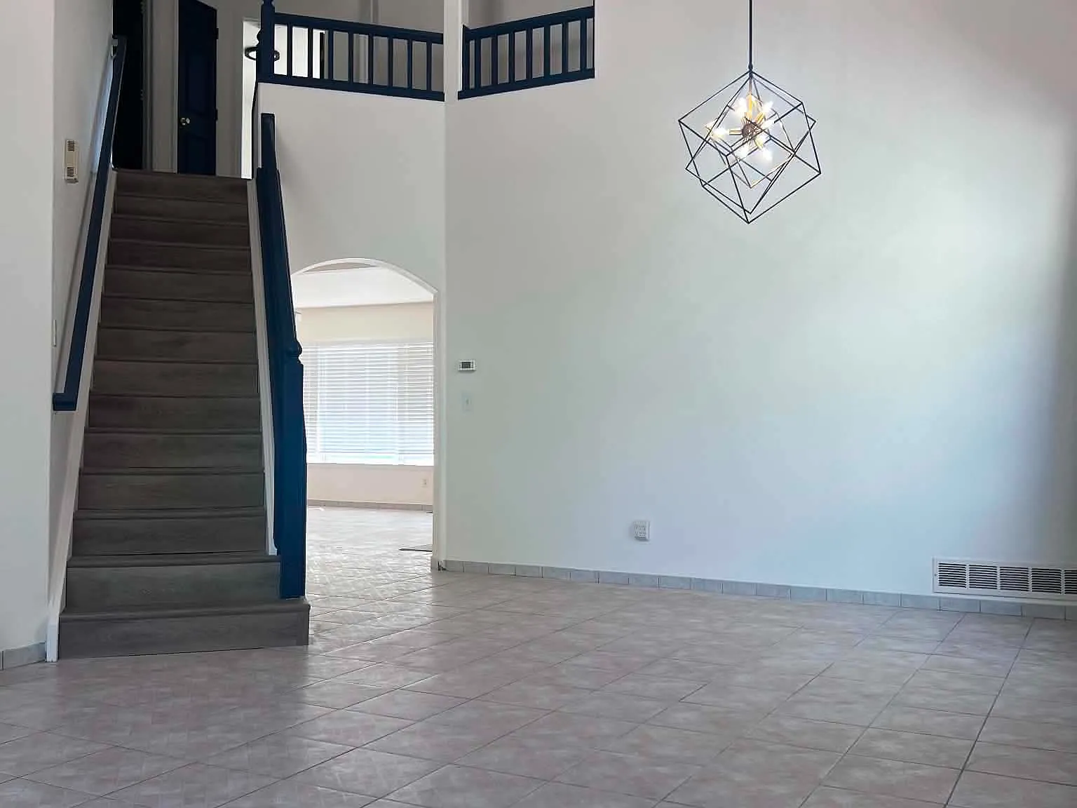 4 bed, 2.5 bath, 2069 sqft, $3,200 — Photo 2