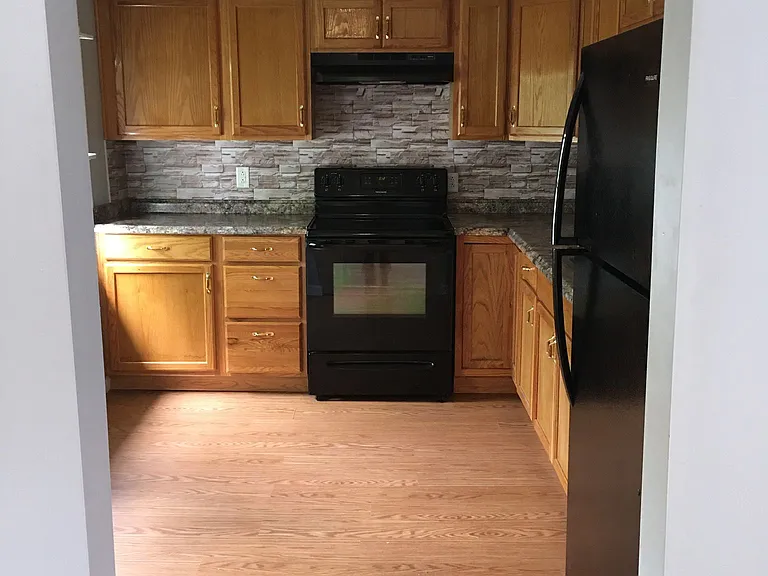 108 Catherine St #A — Photo 7