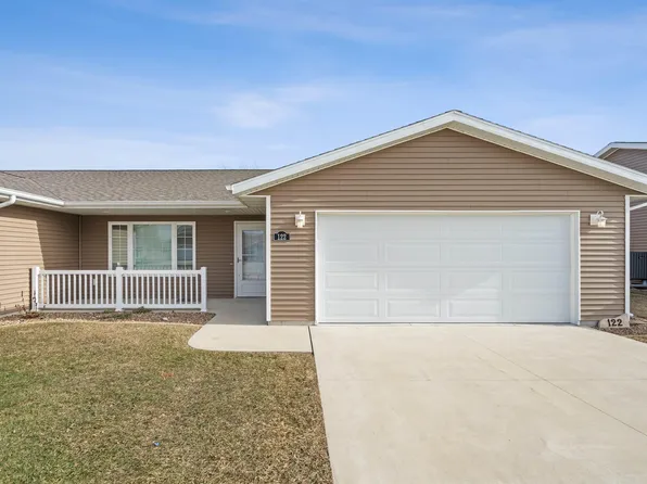 122 SW Goldfinch Ct #36, Independence, IA 50644