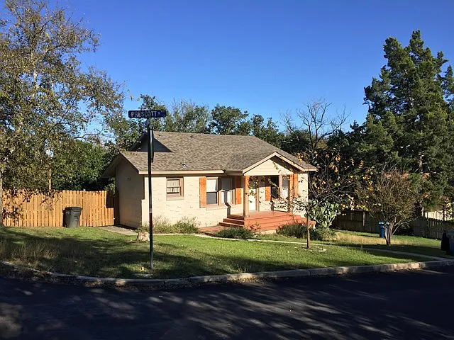 900 Prescott St — Photo 12
