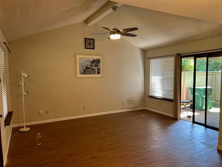 9509 Blue Creek Ln — Photo 10